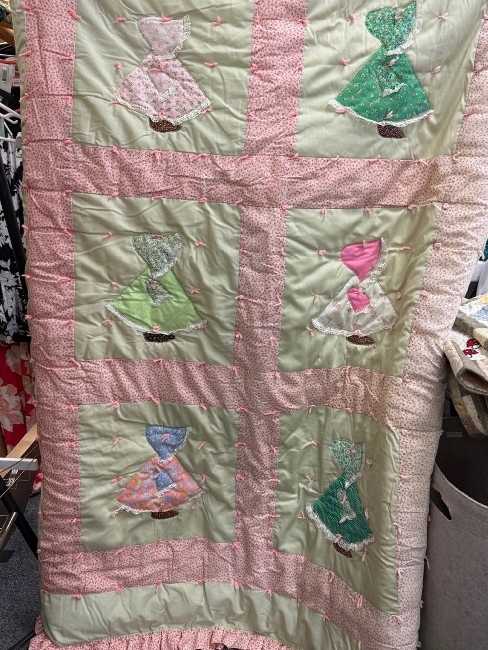 Sunbonnet Sue Patchwork Quilt - Pink & Sage Green